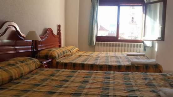 Hostal Restaurante San Millan Орихуела дел Тремедал Екстериор снимка