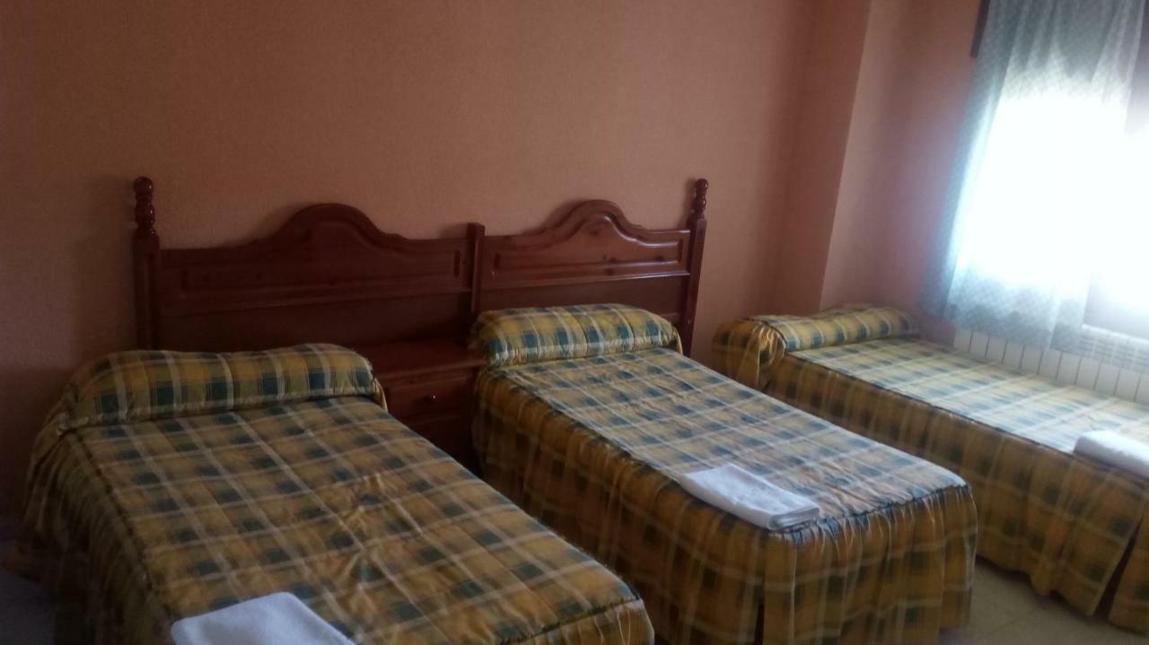 Hostal Restaurante San Millan Орихуела дел Тремедал Екстериор снимка